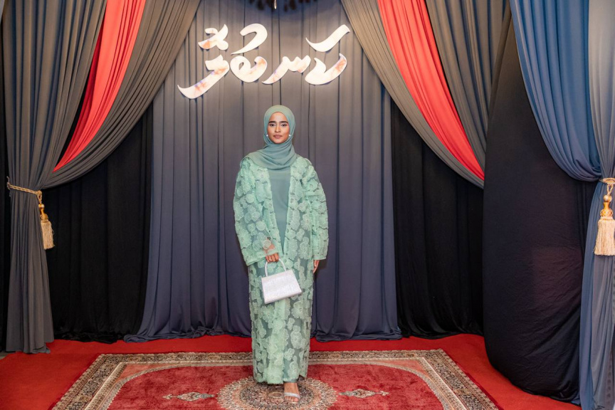 ކަނބުލޮގެ ޕްރިމިއާގައި  އެކްޓަރު އައިމިނަތު ރަޝްފާ (އާޝާ) -- ސަން ފޮޓޯ/ މޫސާ ނަދީމް 