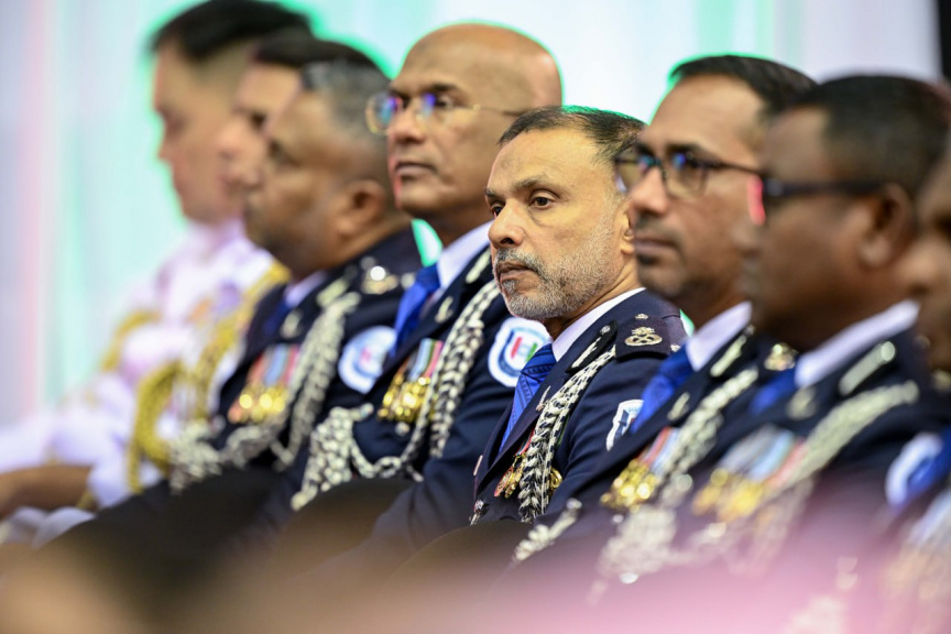 37 ވަނަ ނަސްރުގެ ދުވަސް ފާހަގަ ކުރުން: ނޮވެމްބަރު 3ގެ ޚާއްސަ އައްޑަނަ ރައީސް މައުމޫނަށާއި، ޝަހީދުންގެ އާއިލާތަކަށް ވަނީ އަރުވައިފައި-- ފޮޓޯ ރައީސް އޮފީސް