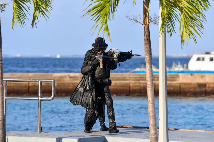 ސިފައިންގެ އެކި ހަތިޔާރުތައް ވެސް ދައްކައިފައިވޭ -- ފޮޓޯ/ މަޖިލިސް 