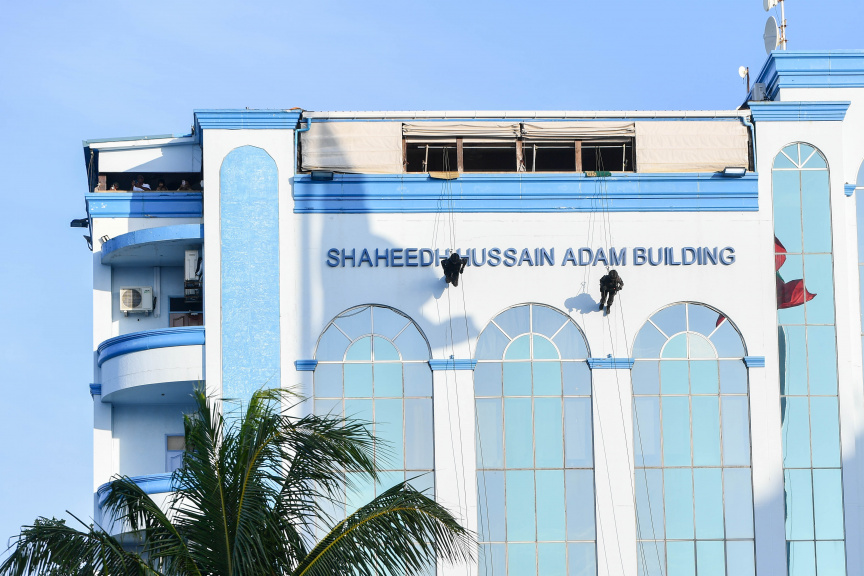 ހަމަލާއެއް ދޭ ހާލަތުގައި ސިފައިން އަމަލުކުރާނެ ގޮތް ދައްކުވައިދިނުން -- ފޮޓޯ/ މަޖިލިސް 