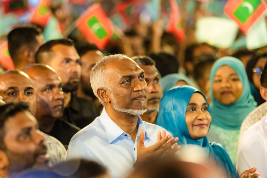 ޕީއެންސީން ބޭއްވި ދިވެހީންގެ ރާއްޖެ ޖަލްސާގެ ތެރެއިން -- ސަން ފޮޓޯ/ މޫސާ ނަދީމް
