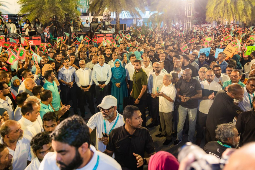 ޕީއެންސީން ބޭއްވި ދިވެހީންގެ ރާއްޖެ ޖަލްސާގެ ތެރެއިން -- ސަން ފޮޓޯ/ މޫސާ ނަދީމް