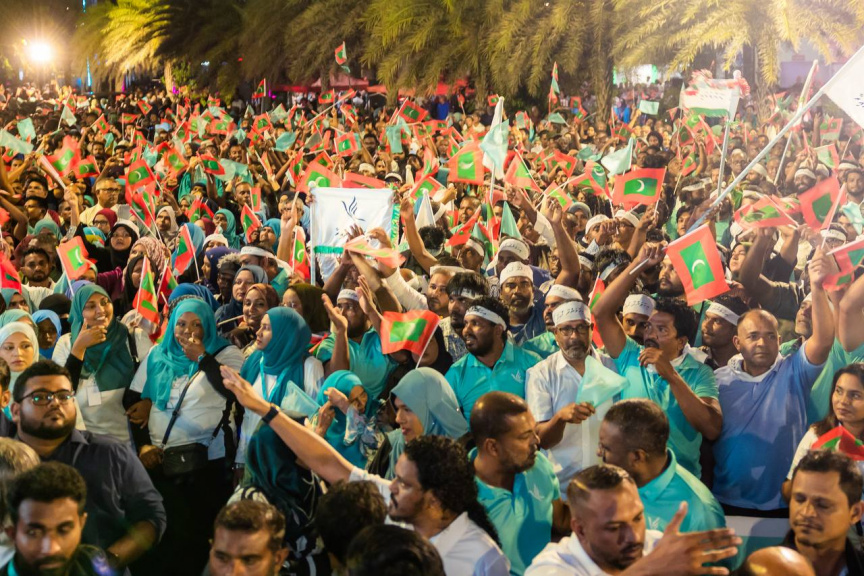 ޕީއެންސީން ބޭއްވި ދިވެހީންގެ ރާއްޖެ ޖަލްސާގެ ތެރެއިން -- ސަން ފޮޓޯ/ މޫސާ ނަދީމް