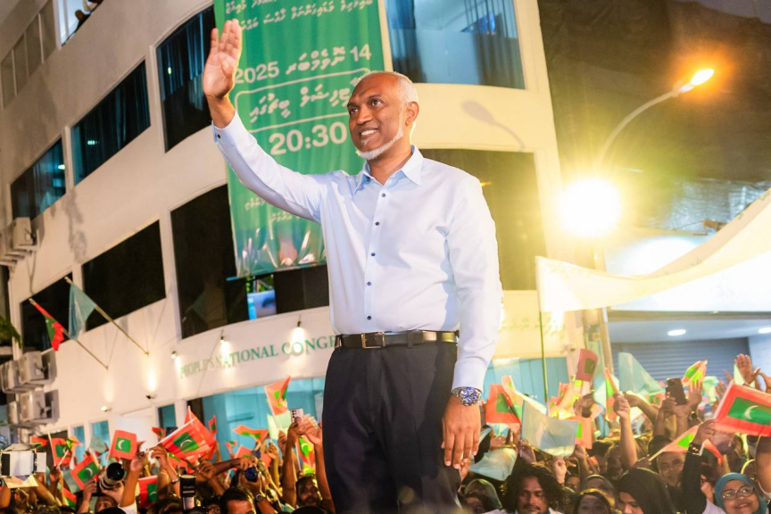 ޕީއެންސީން ބޭއްވި ދިވެހީންގެ ރާއްޖެ ޖަލްސާގެ ތެރެއިން -- ސަން ފޮޓޯ/ މޫސާ ނަދީމް