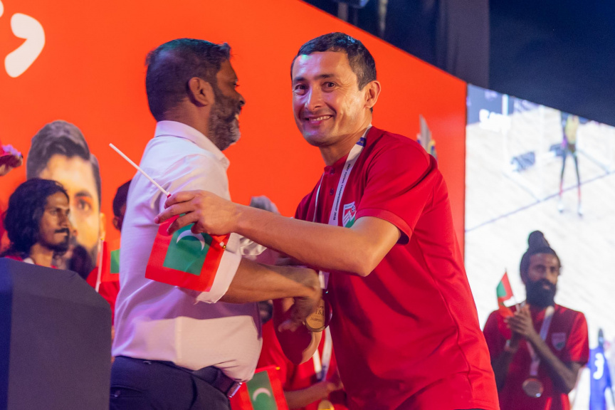 ސާފް ފުޓްސަލް ޗެމްޕިއަންޝިޕް ކާމިޔާބުކުރި ދިވެހި ގައުމީ ފުޓްސަލް ޓީމަށް މަރުހަބާ ކިޔުން -- ސަން ފޮޓޯ/ މޫސާ ނަދީމް