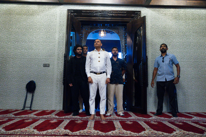 ސިޔާމްގެ ބައްޕާފުޅުގެ ހަނދާނުގައި ކުޑަފަރީގައި ހުޅުވި މިސްކިތް، އެމަނިކުފާނު ބައްލަވައިލައްވަނީ: އެ މިސްކިތަކީ ދިވެހީންގެ ތާރީޚު ދައްކުވައިދޭ މިސްކިތެއް -- ސަން ފޮޓޯ/ މުހައްމަދު ޝާތިއު