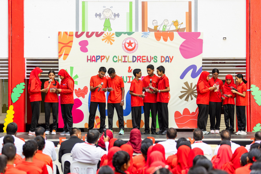 10 މެއި 2026: އިސްކަންދަރު ސްކޫލަށް 65 އަހަރު ފުރުން މިއަދު ފާހަގަ ކޮށްފި: އެ ޚާއްސަ މުނާސަބަތު ފާހަގަ ކުރުމަށް އެ ސްކޫލުގައި މިއަދު ވަނީ ޚާއްސަ އެސެމްބްލީއެއް ބާއްވާފައި-- ސަން ފޮޓޯ: ޝާތިއު އަބްދުالله