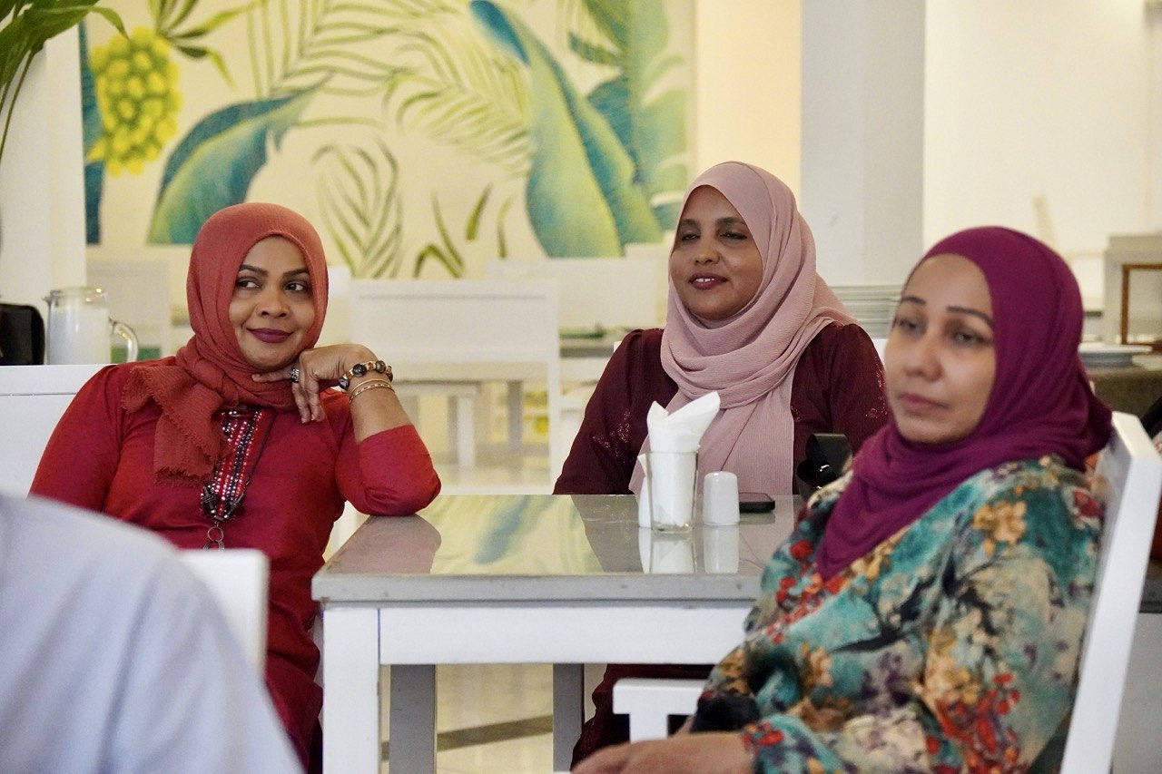14 އޮކްޓޯބަރު 2026: އައްޑޫ ސިޓީގައި ސަން ސިޔާމް މީޑިއާގެ ބިއުރޯ އިފްތިތާހުކުރުމަށް ބޭއްވި ހަފްލާގެ ތެރެއިން -- ސަން ފޮޓޯ
