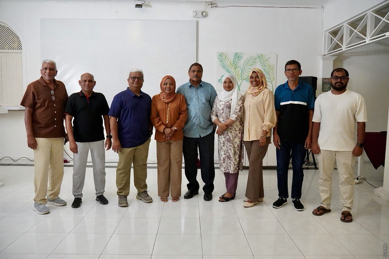 14 އޮކްޓޯބަރު 2026: އައްޑޫ ސިޓީގައި ސަން ސިޔާމް މީޑިއާގެ ބިއުރޯ އިފްތިތާހުކުރުމަށް ބޭއްވި ހަފްލާގެ ތެރެއިން -- ސަން ފޮޓޯ
