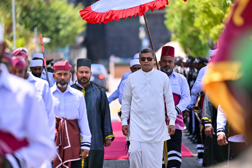 Sri Lankan and Bangladeshi envoys present credentials