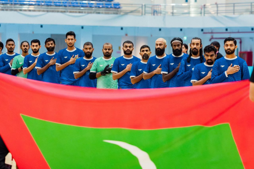 President awards MVR 1m to national teams