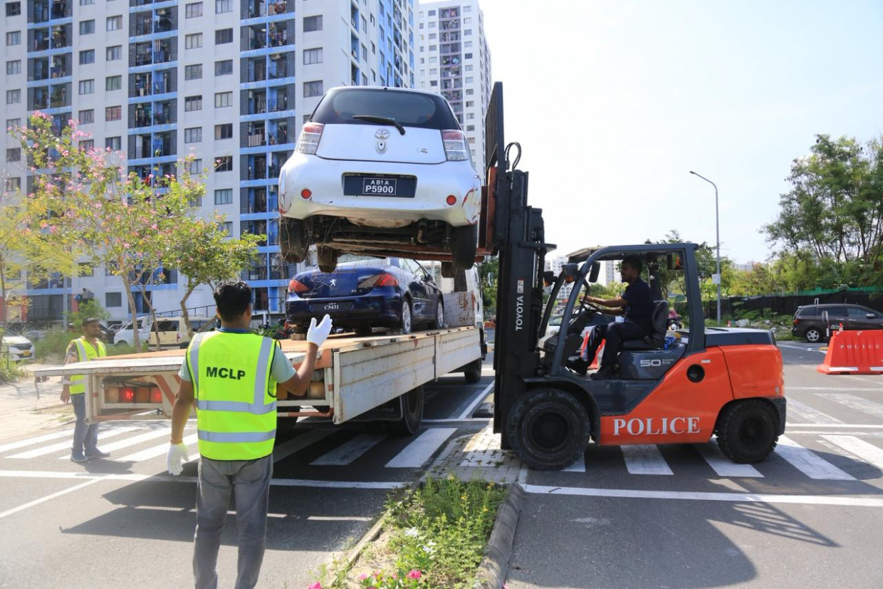 Hulhumale' gai beynun nukoh gina dhuvasvee ulhan'dhuthah tow kuran khaassa harakaatheh fashaifi 