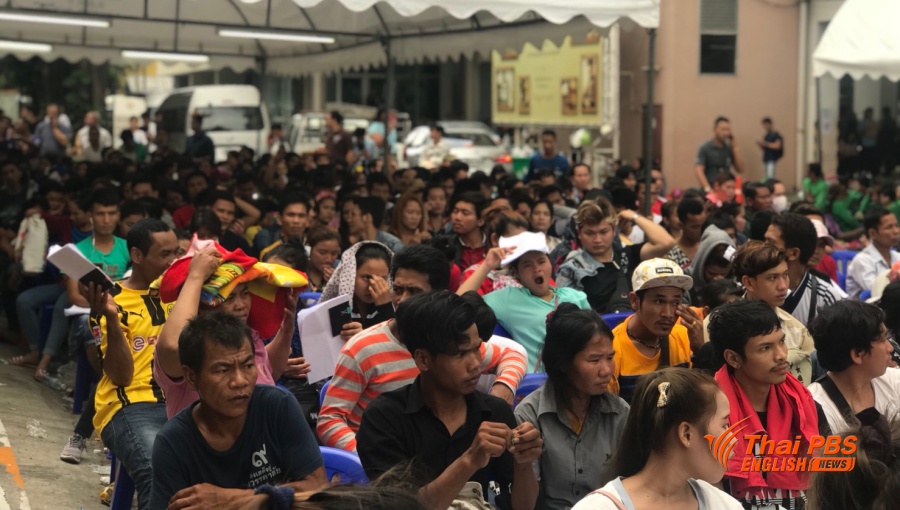 Migrant workers throng OSS centres as deadline ends midnight 1 Migrant workers throng OSS centres as deadline ends midnight 1