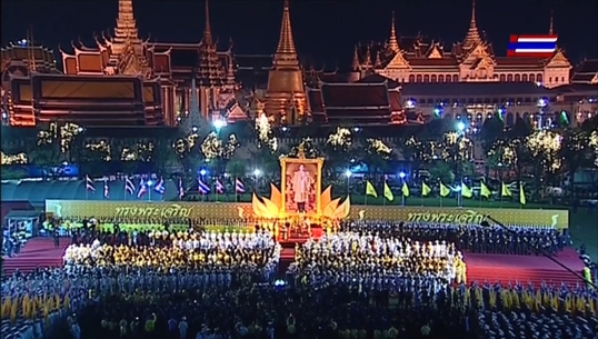 นายกฯ นำ ปชช.จุดเทียนชัยถวายพระพรชัยมงคล 