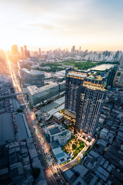 Life Rama4 Asoke Exterior