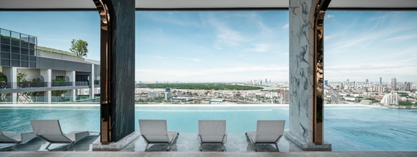 Life Rama4 Asoke Facility