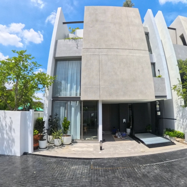 Canvas Rama9 Sample House