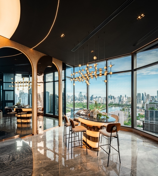 Life Rama4 Asoke Facility
