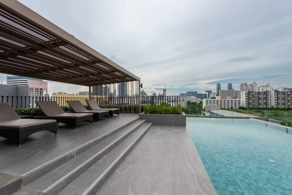 Lloyd Soonvijai Facility