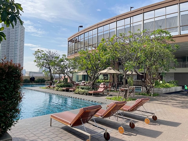  Empire Place Sathorn Swimming Pool