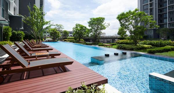Ideo Mobi Sukhumvit Swimming Pool