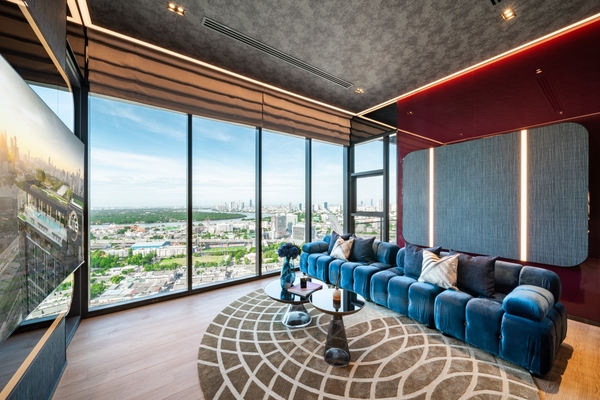 Life Rama4 Asoke Facility