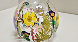 Pressed Flower Night Light Workshop with K's Handmade Corner  (Jul - Oct 2025)