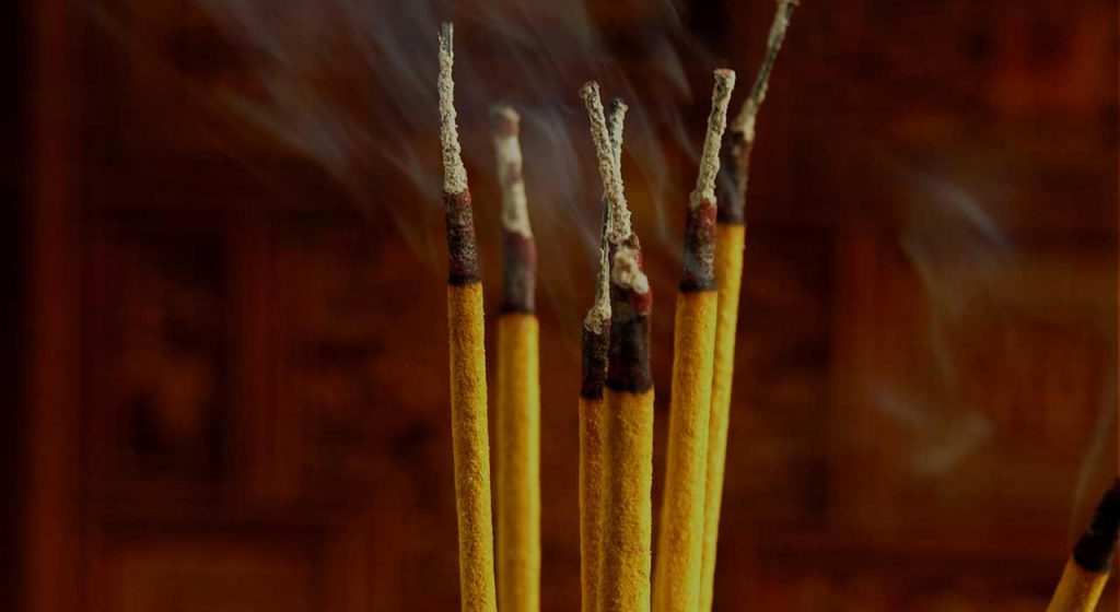 新年, 農曆新年, 拜神, 拜太歲, 攝太歲, 還太歲, 車公廟, 黃大仙祠, 太歲元辰殿