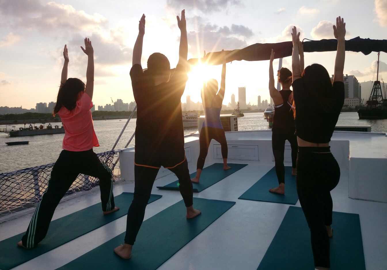 yacht-yoga