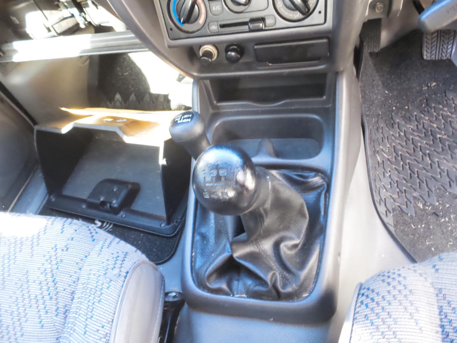 FORD-COURIER-TRANS-GEARBOX-MANUAL-4WD-PETROL-2-