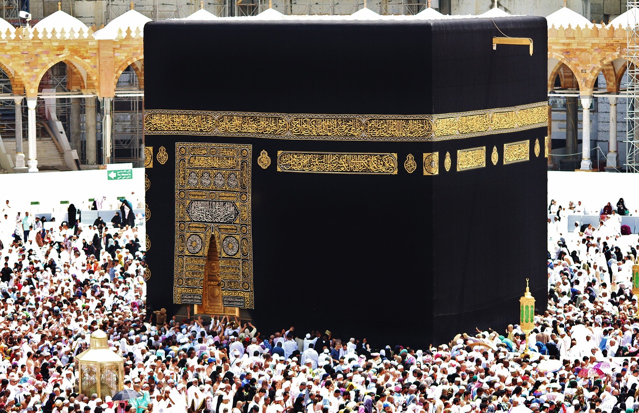 This Is What To Pack For A Hajj Or Umrah Pilgrimage - 