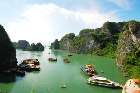 Hanoi: $185/pax for 3D2N Golden Lake View Hotel Stay with Vietnam Airlines Flight & Airport Transfer