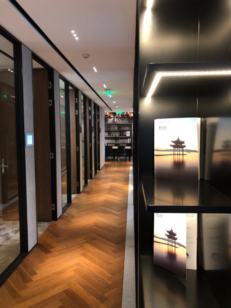 TEC-Hangzhou-Kerry-Centre-Serviced-Office-Corridor