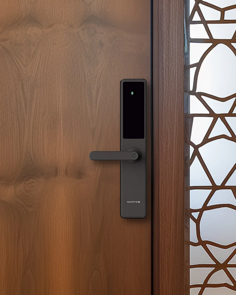 Native Lock Pro: On a lattice door.