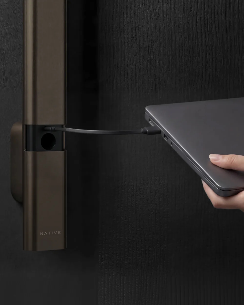 Native Lock Ultra: Laptop to lock.
