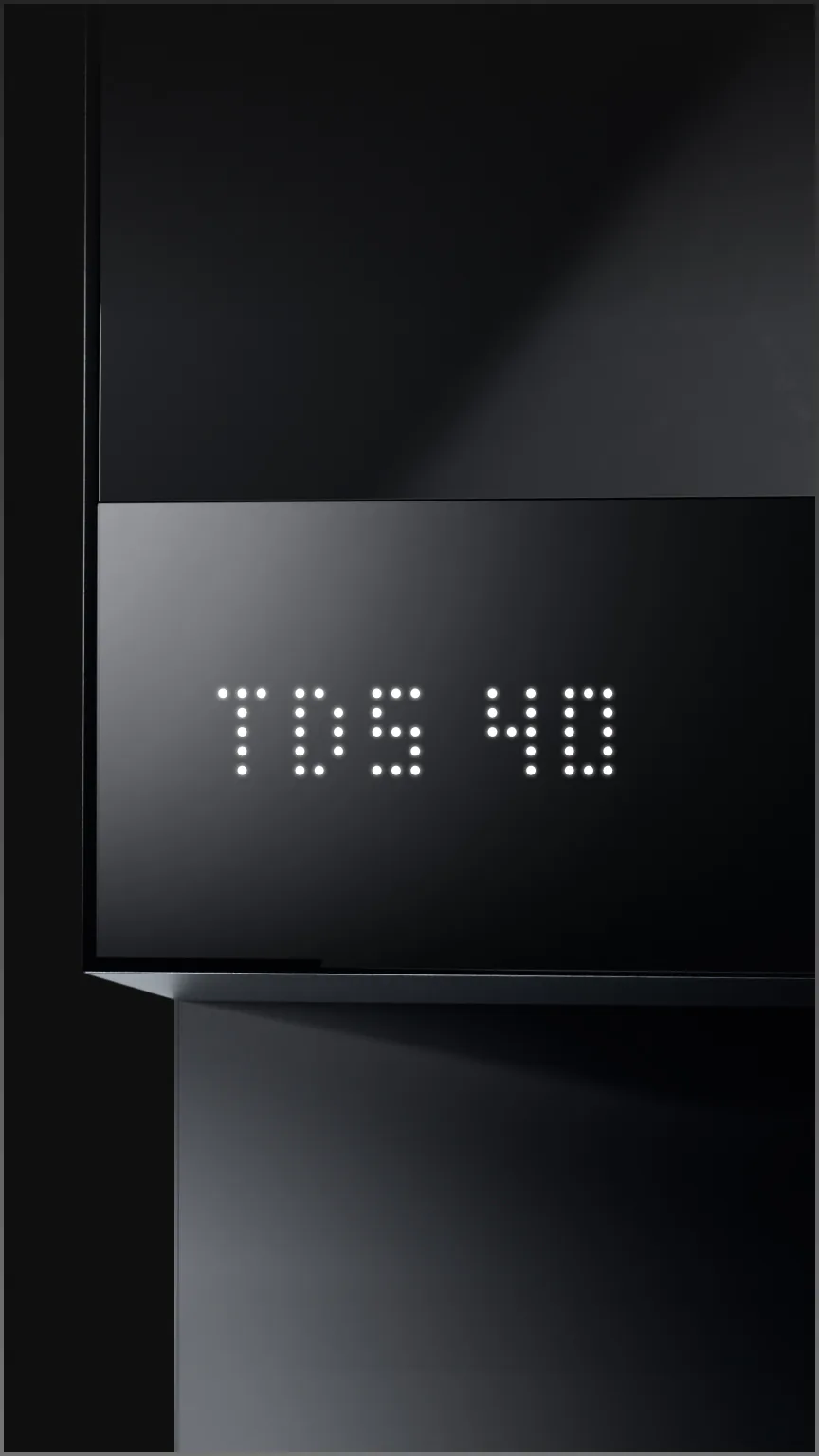 The Native M3 Pro's dot-matrix display reading TDS 40 on its matte black front.