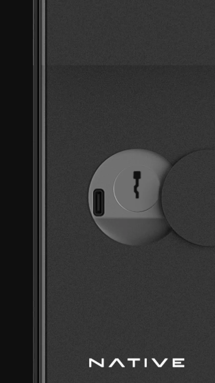 Native Lock Pro: USB-C port.