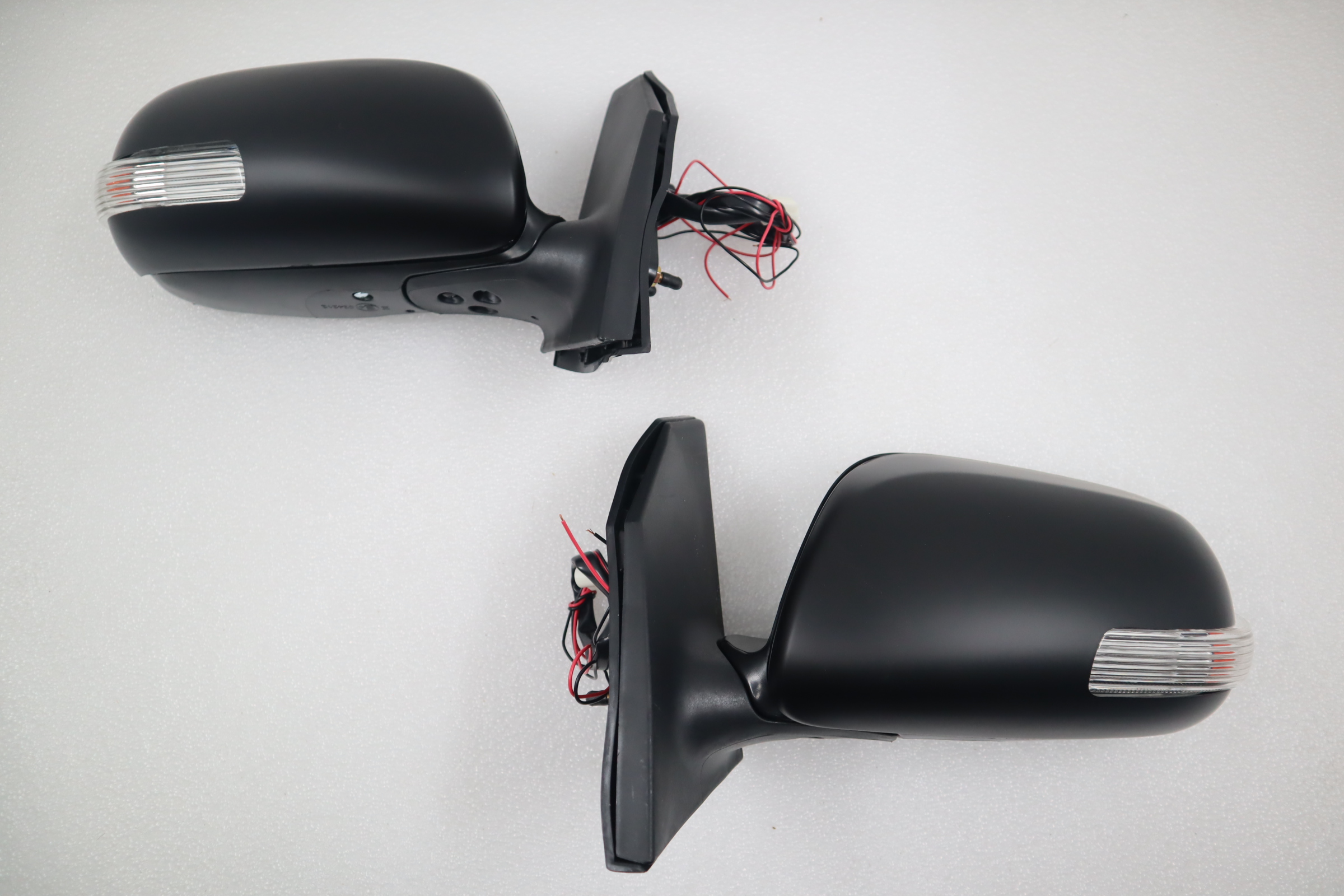 NEW Manual Fold LED Signal Side Mirror For 2003 04-05-06-07-2008