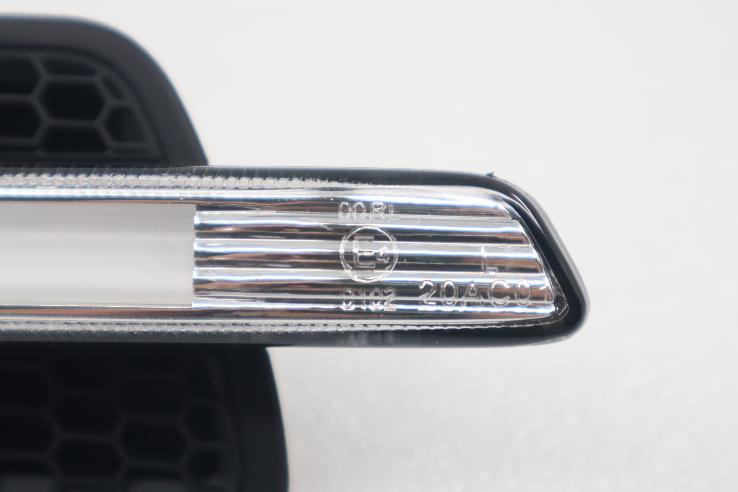thumbnail image 2 of Ozeparts LED Side Turn Signal Indicators For Holden Commodore VE - Pair (Front) 2 of 5