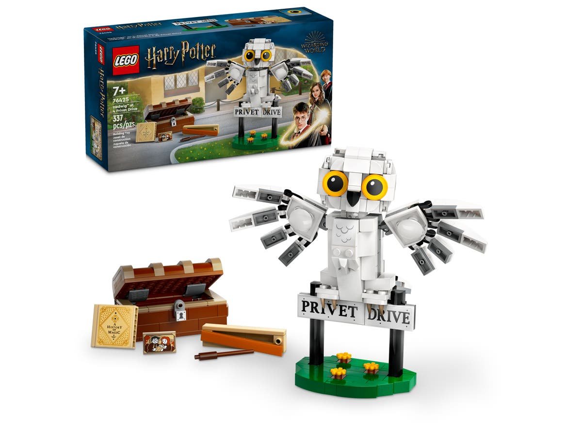 LEGO Harry Potter 76925 Hedwig™ at 4 Privet Drive