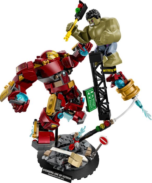 LEGO Marvel 76343 Epic Battle Hulkbuster vs The Hulk Building Set