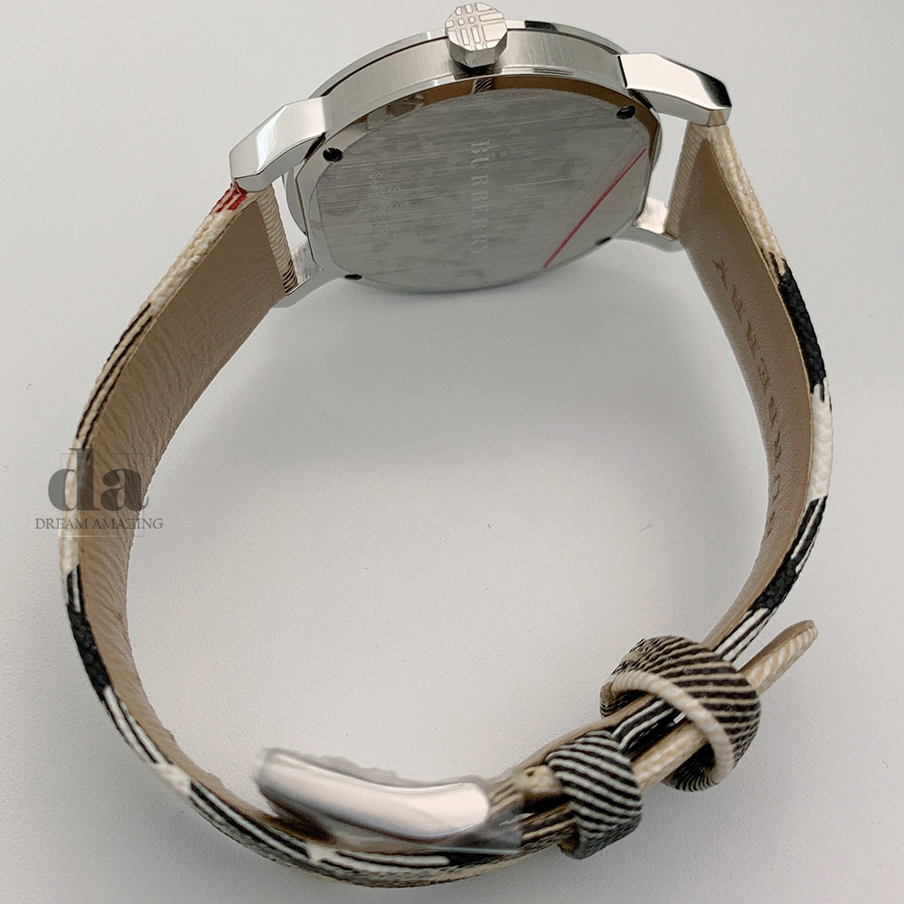 バーバリー　腕時計　クオーツ　BU9022 Amazon.co.jp: (バーバリー) Burberry 腕時計 HERITAGE BU9022