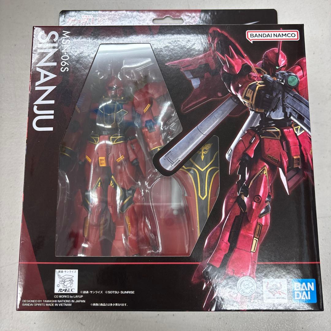 Bandai Gundam Universe Sinanju (Mobile Suit Gundam Unicorn)