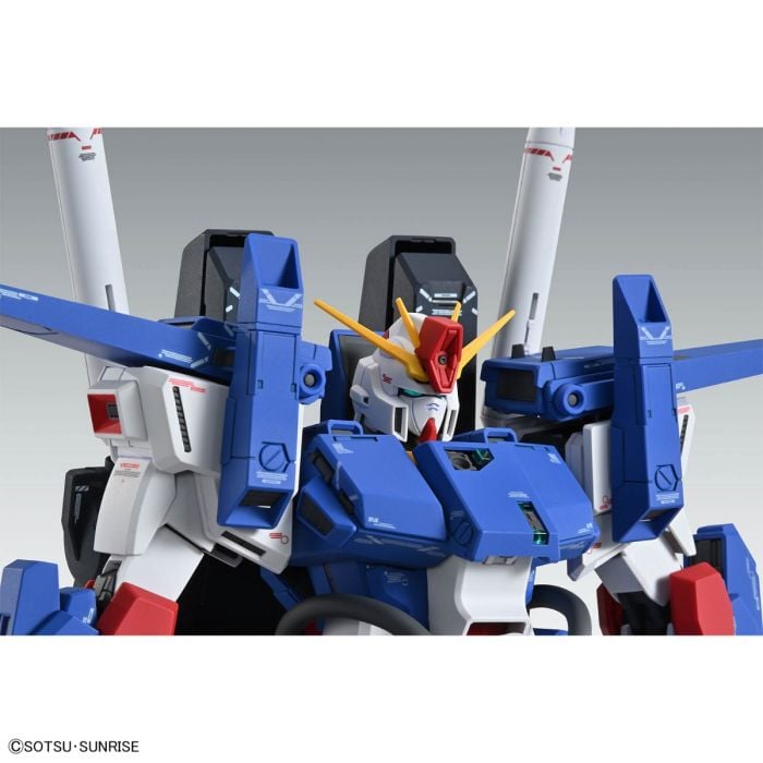 Bandai MG Model Kits - 1/100 Full Armor Enhanced ZZ Gundam (FAZZ