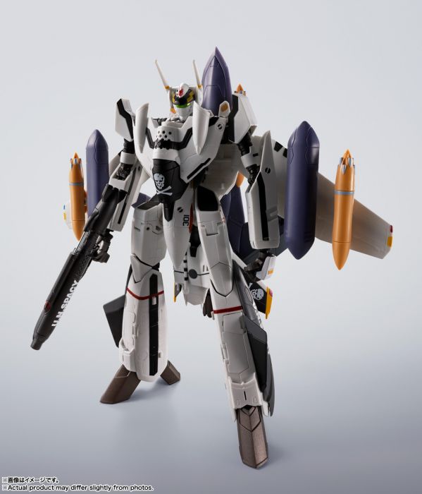 Bandai Hi-Metal R Action Figure VF-0S Phoenix (Roy Use) QF-2200D-B Ghost (Super Dimension Fortress Macross)