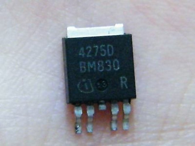 TLE4275D TO-252 5-V Low-Drop Voltage Regulator