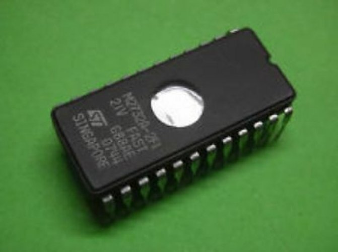 ST M2716A-2F1 DIP-24 16K BIT CMOS UV ERASABLE PROM