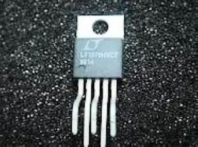 LT LT1070HVCT TO-220  5Aand 2.5A High Efficiency Switching Re