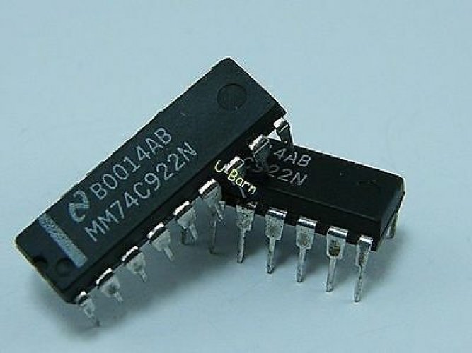 NS MM74C922N DIP-18 16-Key Encoder