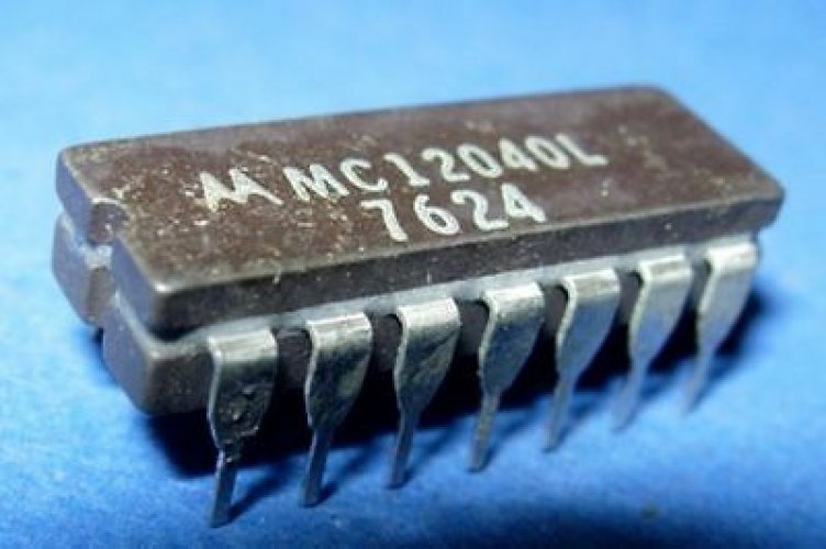 ON MC12040L CDIP-14 PHASE-FREQUENCY DETECTOR